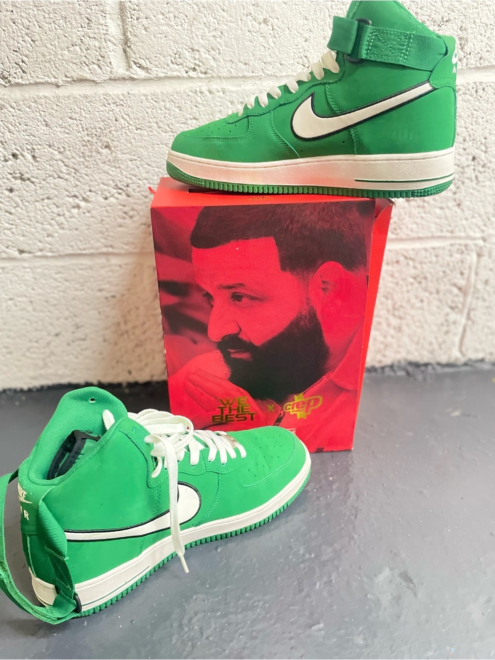 Air Force 1 Nike Men’s Green High-Top Sneakers with White Accents